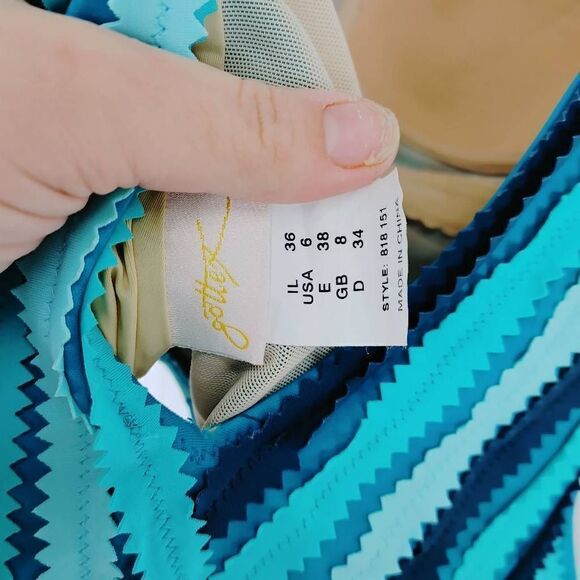 GOTTEX size 6 stripe Blue Teal Zig Zag Stripe One-Piece Swimsuit 818151. - Picture 7 of 7